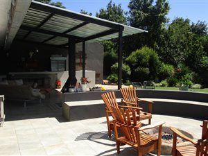4.7 ha Farm in Kameeldrift East