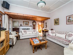 4 Bed House in Claremont