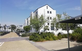 3 Bedroom Apartment in Somerset West Central