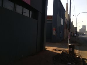 277 m² Retail Space in Village Deep