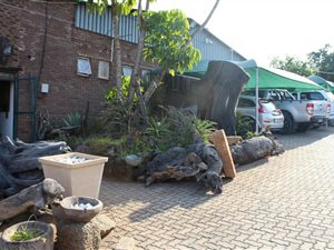 930 m² Industrial space in White River