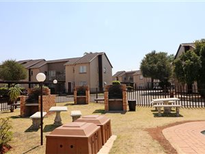 2 Bed Apartment in Pomona
