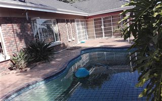 3 Bedroom House in Birchleigh North