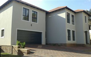 4 Bedroom House in Waterkloof Ridge