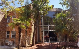 1400 m² Commercial space in Menlo Park