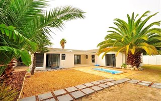 4 Bedroom House in Blouberg Sands