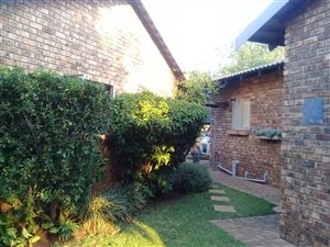 3 Bed House in Geelhoutpark