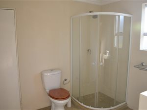 2 Bed Garden Cottage in Hurlingham