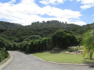 671 m² Land available in Reebok