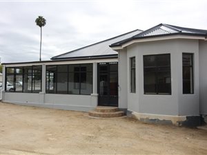 315 m² Commercial space in George South