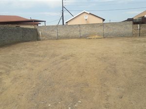 250 m² Land available in Golden Gardens