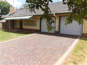 3 Bed House in Neserhof