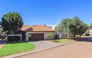 4 Bedroom House in Highveld