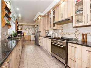 4 Bed House in Wingate Park