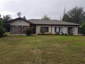 4 Bed House to rent in Reddersburg RR3403051 Private
