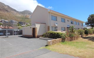 2 Bedroom Apartment in Lakeside