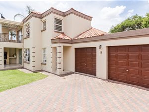 3 Bed Cluster in Van Riebeeck Park