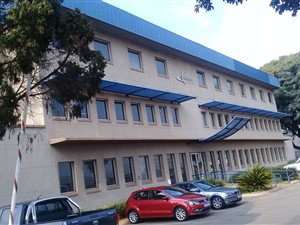 11000 m² Industrial space in Isando