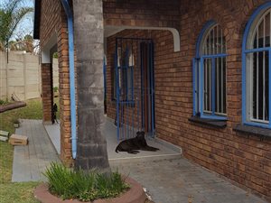 1 Bed Garden Cottage in The Reeds