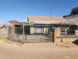 4 Bed House in Elandspoort