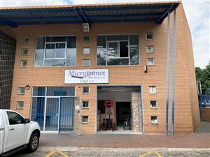 660 m² Industrial space in Strydompark