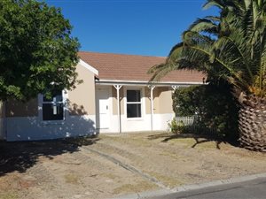 2 Bed Townhouse in Gordons Bay Central
