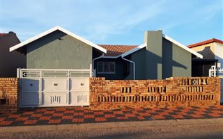 3 Bedroom House in Mohlakeng