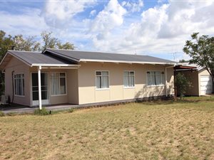 3 Bed House in Vanderkloof