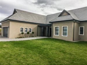 4 Bed House in Kingswood Golf Estate