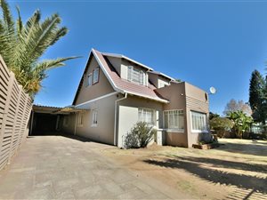 6 Bed House in Rewlatch