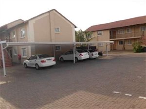 2 Bed Townhouse in Die Hoewes