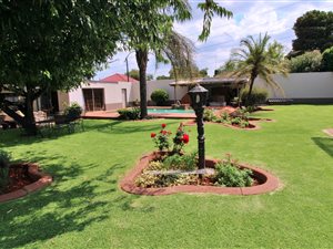 6 Bed House in Primrose
