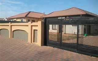 3 Bedroom House in Rosslyn