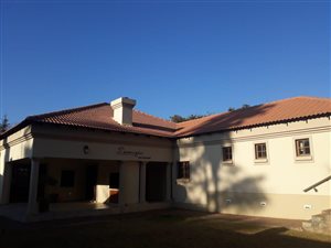 220 m² Commercial space in Schoemansville