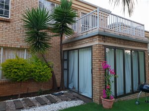 3 Bed Duplex in Honeydew Ridge