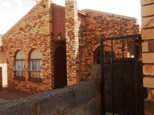 2 Bed House in Protea North