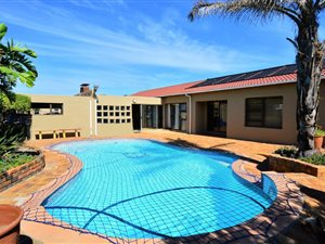 4 Bed House in Flamingo Vlei