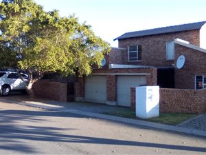 3 Bed Townhouse in Honey Park