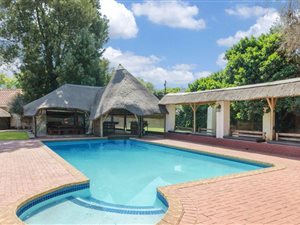 6 Bed House in Larrendale