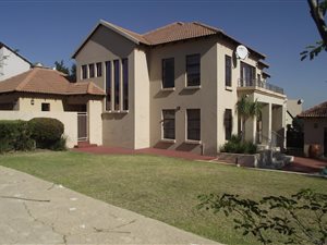 5 Bed House in Carlswald North Estate