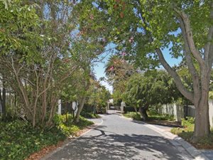 2 Bed Apartment in Wynberg Upper