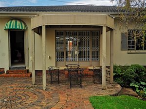 3 Bed House in Kensington