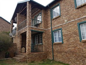 2 Bed Apartment in Rietvalleirand