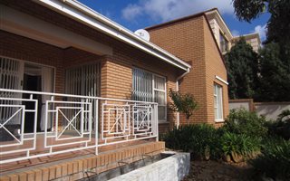 4 Bedroom House in Kiepersol