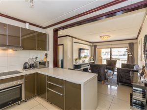 2 Bed House in Maroeladal