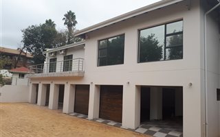 5 Bedroom House in Bramley Park