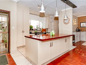 4 Bed House in Bramley