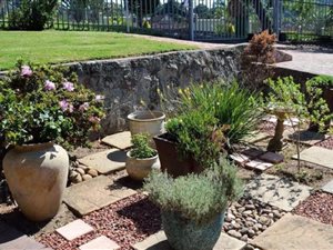 1 Bed Apartment in Cowies Hill