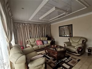 3 Bed House in Mahwelereng