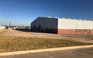 3700 m² Industrial space in Louwlardia